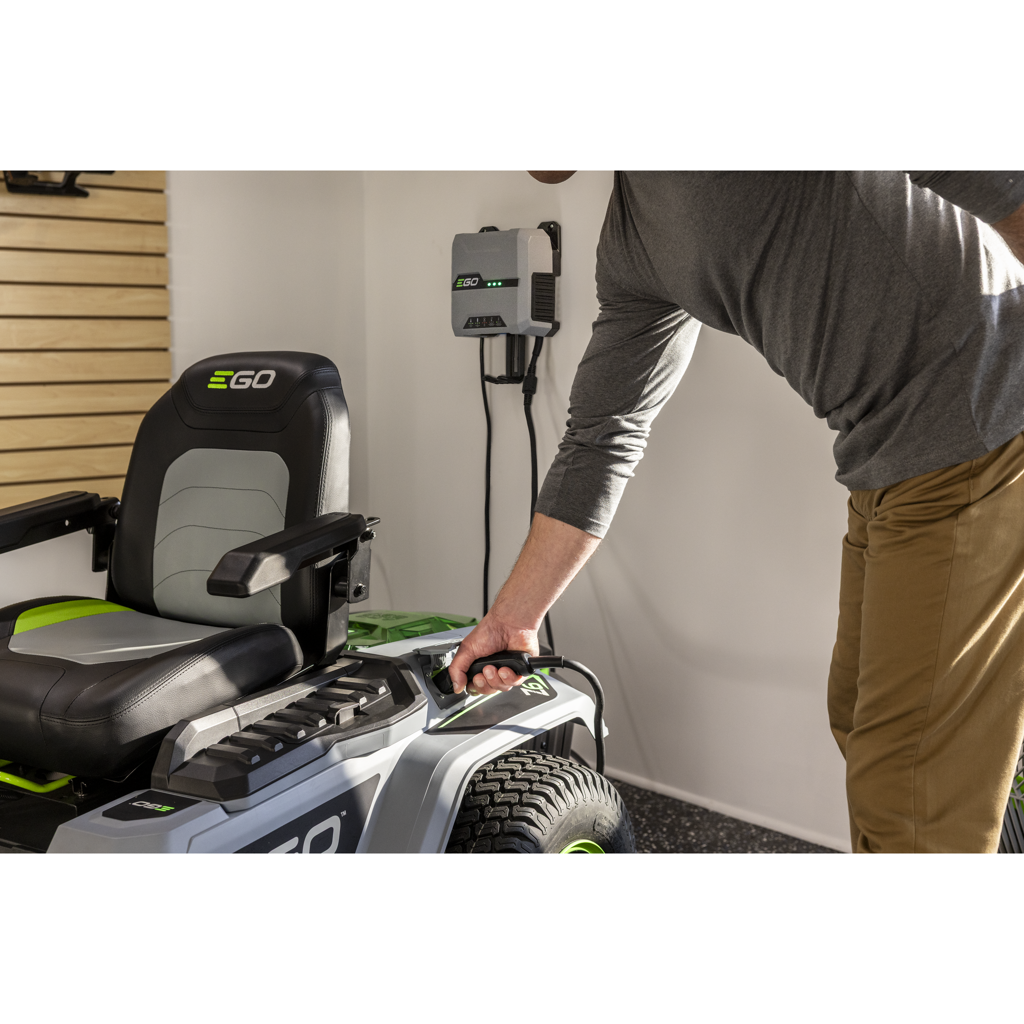 42" Z6 Zero Turn Mower with e-STEER™ Technology Kit